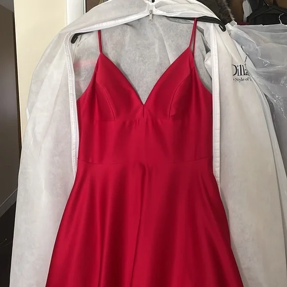 Beautiful Red Dress - Picture 5 of 7